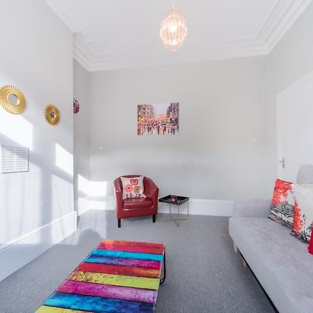 3 Bedroom Saks - 2 Living Area House In Newland Ave Hull Kingston upon Hull Ngoại thất bức ảnh