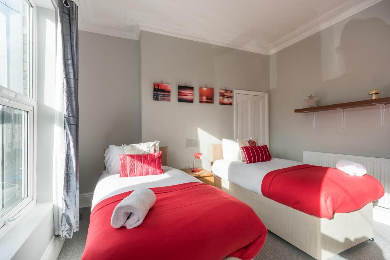 3 Bedroom Saks - 2 Living Area House In Newland Ave Hull Kingston upon Hull Ngoại thất bức ảnh