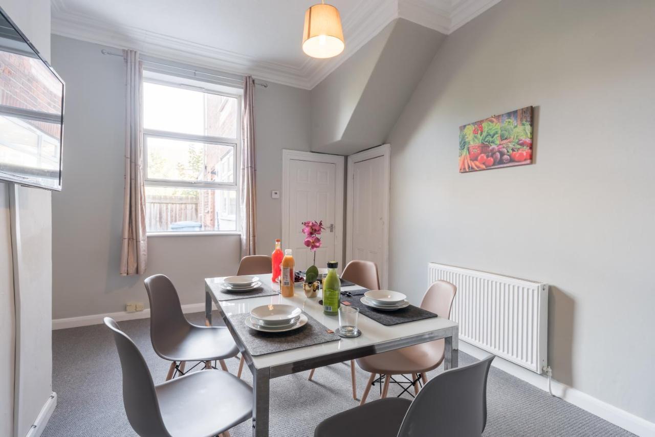 3 Bedroom Saks - 2 Living Area House In Newland Ave Hull Kingston upon Hull Ngoại thất bức ảnh