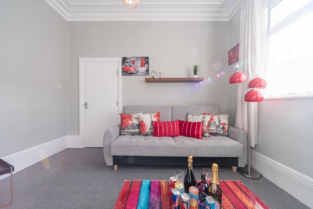 3 Bedroom Saks - 2 Living Area House In Newland Ave Hull Kingston upon Hull Ngoại thất bức ảnh